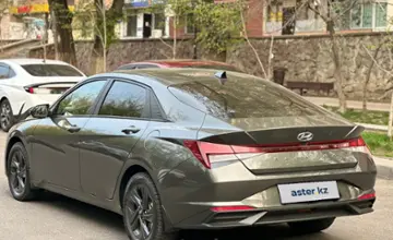 Hyundai Elantra 2023 года за 8 490 000 тг. в Алматы фото 3