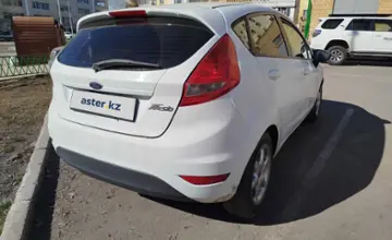 Ford Fiesta 2010 года за 2 500 000 тг. в Астана фото 4