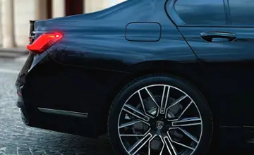 BMW 7 серии 2021 года за 48 000 000 тг. в Алматы фото 4