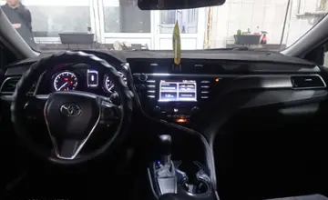 Toyota Camry 2020 года за 11 500 000 тг. в Астана