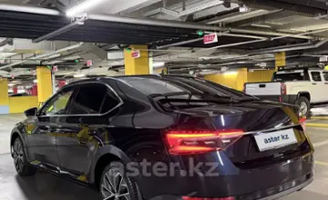Skoda Superb 2020 года за 12 000 000 тг. в Алматы фото 4
