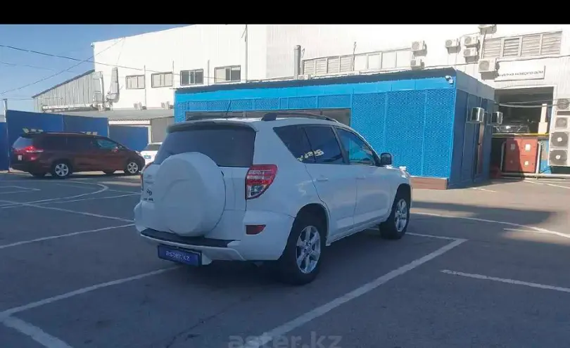 Toyota RAV4 2011 года за 8 000 000 тг. в Алматы фото 3