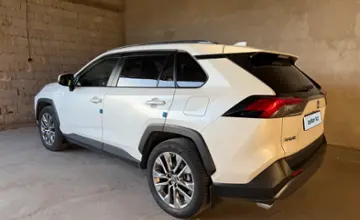 Toyota RAV4 2021 года за 14 950 000 тг. в Шымкент