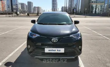 Toyota RAV4 2017 года за 12 800 000 тг. в Астана фото 2