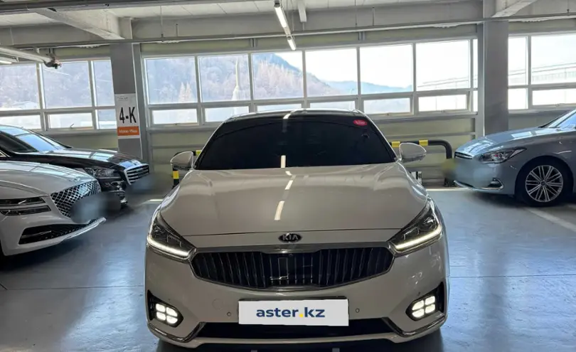 Kia K7 2017 года за 10 000 000 тг. в Астана