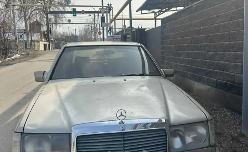 Mercedes-Benz W124 1988 года за 700 000 тг. в Алматы