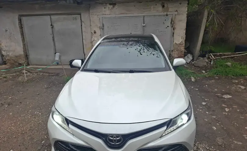 Toyota Camry 2020 года за 11 000 000 тг. в Алматы