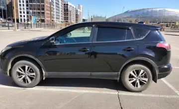 Toyota RAV4 2017 года за 12 800 000 тг. в Астана