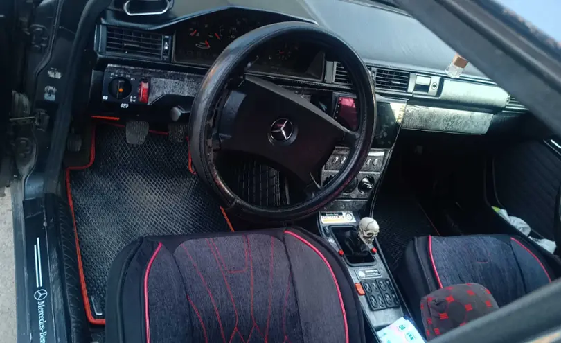 Mercedes-Benz W124 1988 года за 1 200 000 тг. в Астана