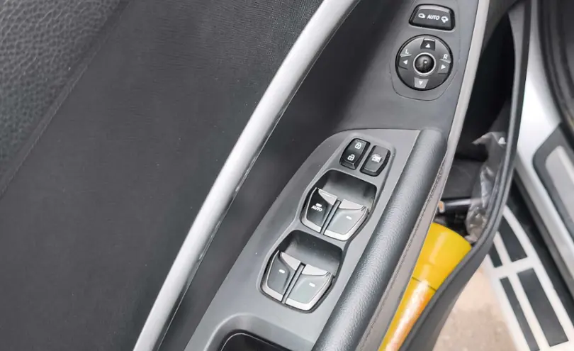 Hyundai Santa Fe 2014 года за 7 500 000 тг. в Уральск фото 3