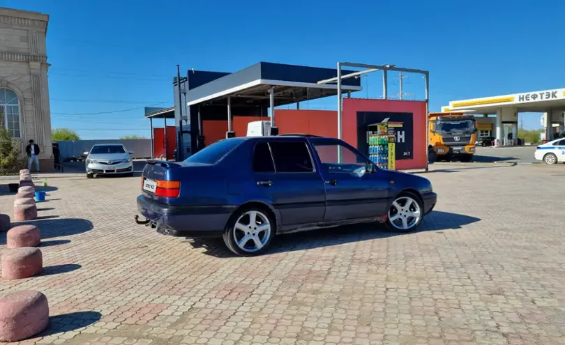 Volkswagen Vento 1994 года за 1 250 000 тг. в Уральск фото 2