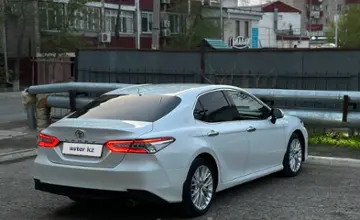 Toyota Camry 2019 года за 13 700 000 тг. в Атырауская область