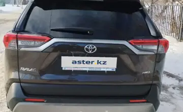 Toyota RAV4 2021 года за 17 500 000 тг. в Астана фото 1