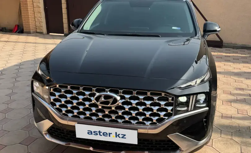 Hyundai Santa Fe 2023 года за 19 000 000 тг. в Алматы