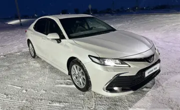 Toyota Camry 2023 года за 14 500 000 тг. в Уральск