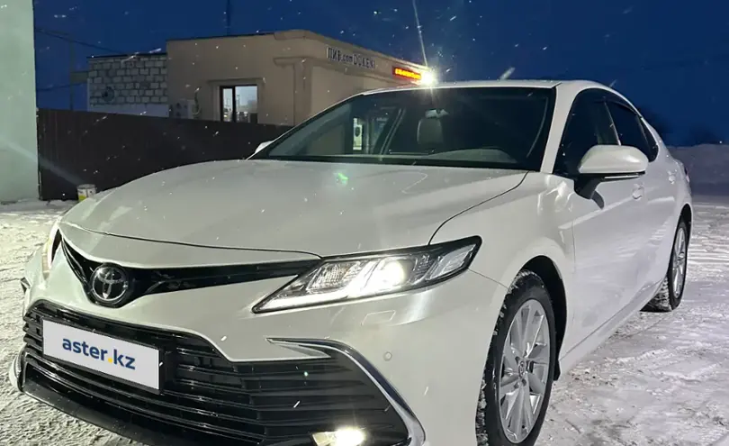Toyota Camry 2023 года за 14 500 000 тг. в Уральск