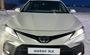 Toyota Camry 2023 года за 14 500 000 тг. в Уральск фото 3