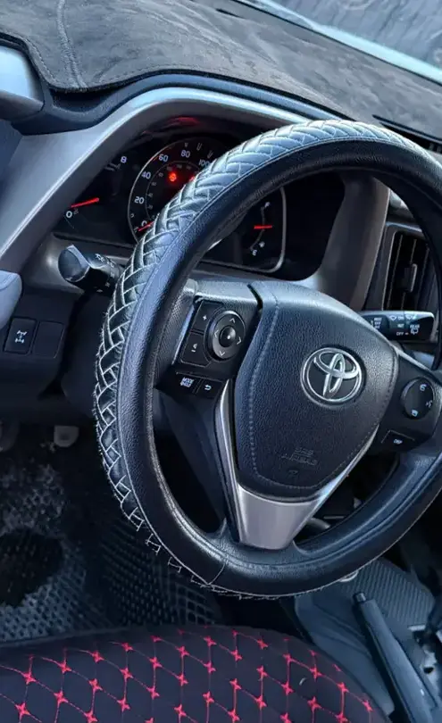 Toyota RAV4 2014 года за 10 000 000 тг. в Актобе фото 2