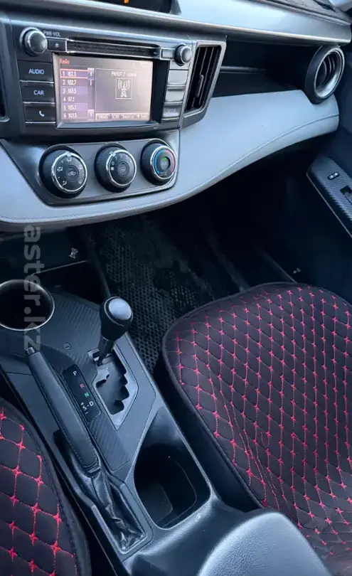 Toyota RAV4 2014 года за 10 000 000 тг. в Актобе фото 4