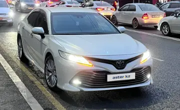Toyota Camry 2018 года за 12 600 000 тг. в Алматы фото 3