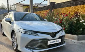 Toyota Camry 2018 года за 12 600 000 тг. в Алматы фото 4