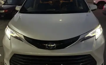 Toyota Sienna 2024 года за 31 000 000 тг. в Шымкент фото 2