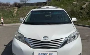 Toyota Sienna 2014 года за 15 000 000 тг. в Алматы фото 1