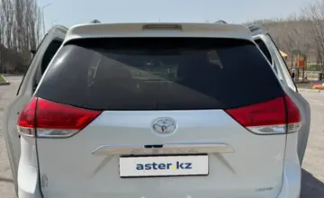 Toyota Sienna 2014 года за 15 000 000 тг. в Алматы фото 3