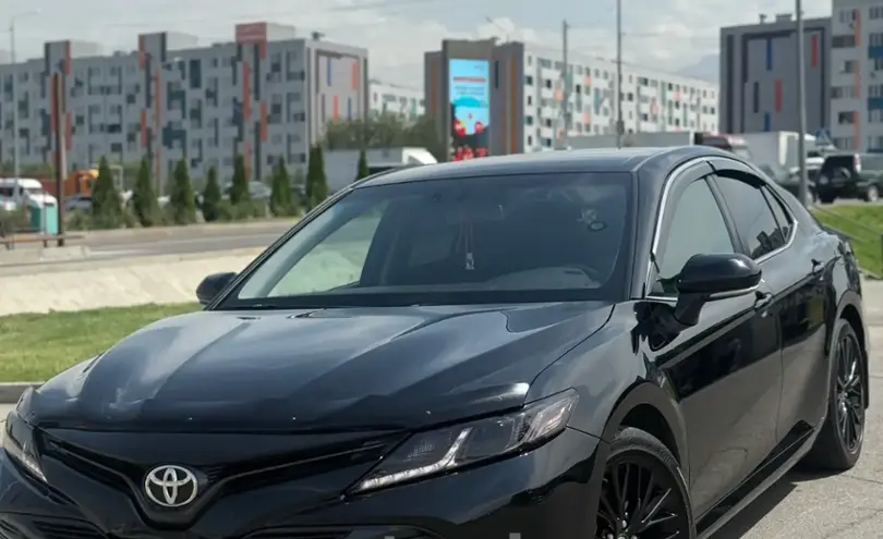 Toyota Camry 2018 года за 12 800 000 тг. в Алматы