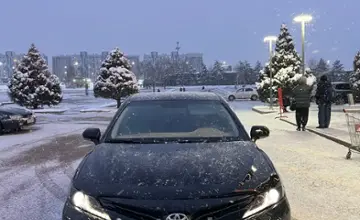 Toyota Camry 2018 года за 12 800 000 тг. в Алматы фото 2