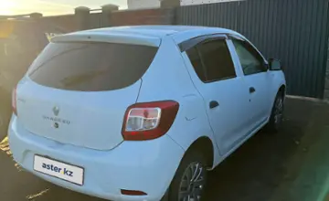 Renault Sandero 2015 года за 3 200 000 тг. в Караганда фото 3