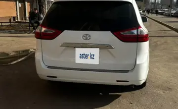 Toyota Sienna 2017 года за 13 200 000 тг. в Астана фото 3
