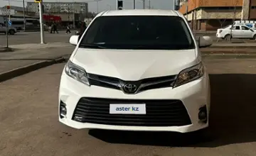 Toyota Sienna 2017 года за 13 200 000 тг. в Астана фото 1