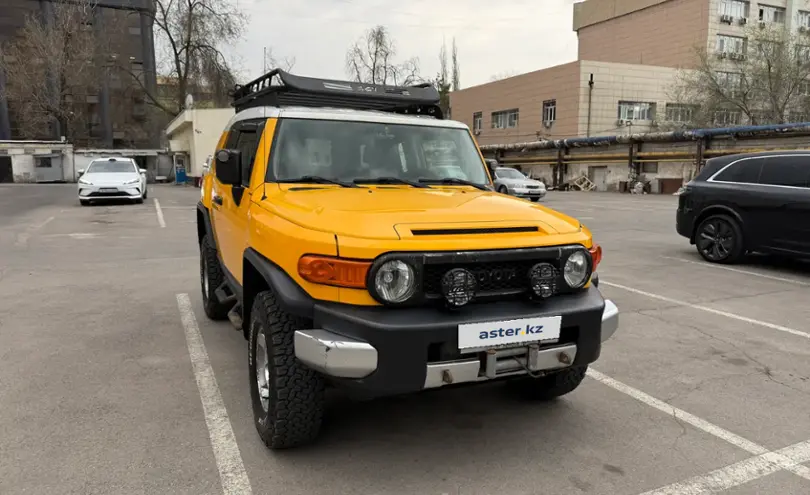 Toyota FJ Cruiser 2006 года за 13 500 000 тг. в Алматы
