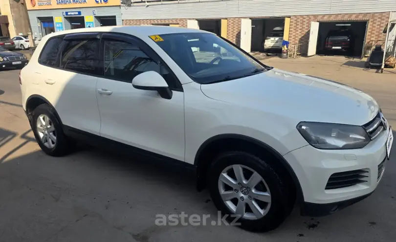 Volkswagen Touareg 2010 года за 9 200 000 тг. в Алматы фото 2