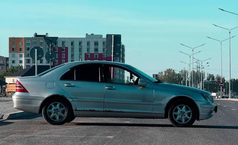 Mercedes-Benz C-Класс 2000 года за 2 300 000 тг. в Астана фото 4