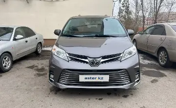 Toyota Sienna 2018 года за 12 000 000 тг. в Астана фото 2