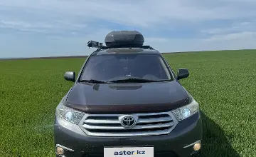 Toyota Highlander 2011 года за 13 000 000 тг. в Астана фото 2