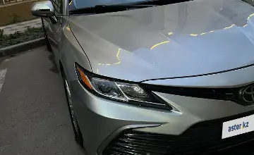 Toyota Camry 2021 года за 9 800 000 тг. в Актау