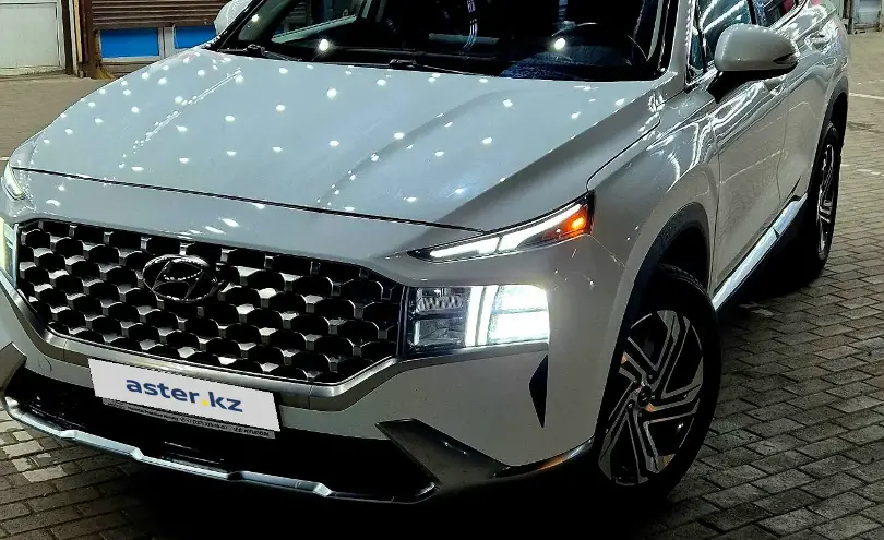 Hyundai Santa Fe 2021 года за 13 000 000 тг. в Астана