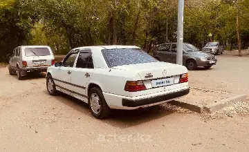 Mercedes-Benz W124 1988 года за 1 150 000 тг. в Павлодар