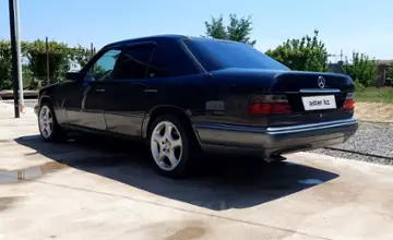 Mercedes-Benz E-Класс 1993 года за 2 700 000 тг. в Шымкент