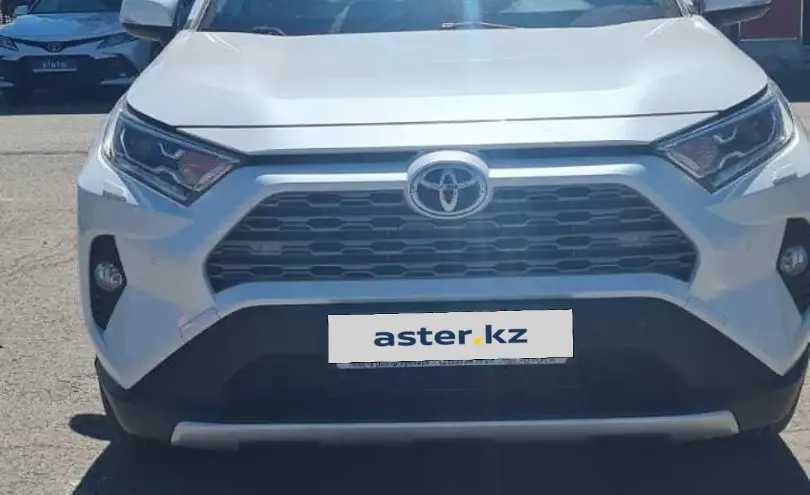 Toyota RAV4 2021 года за 15 000 000 тг. в Уральск