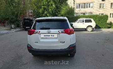Toyota RAV4 2015 года за 15 600 000 тг. в Семей фото 2