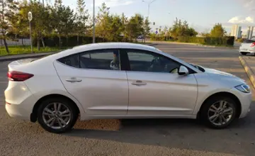Hyundai Elantra 2018 года за 7 800 000 тг. в Астана фото 4