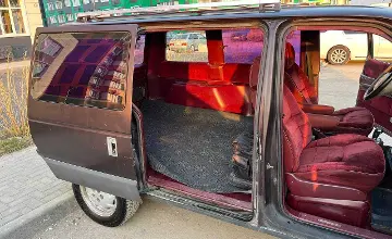 Chrysler Voyager 1990 года за 1 300 000 тг. в Алматы