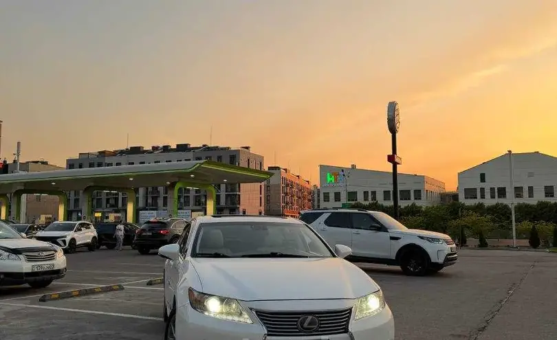 Lexus ES 2013 года за 9 100 000 тг. в Алматы