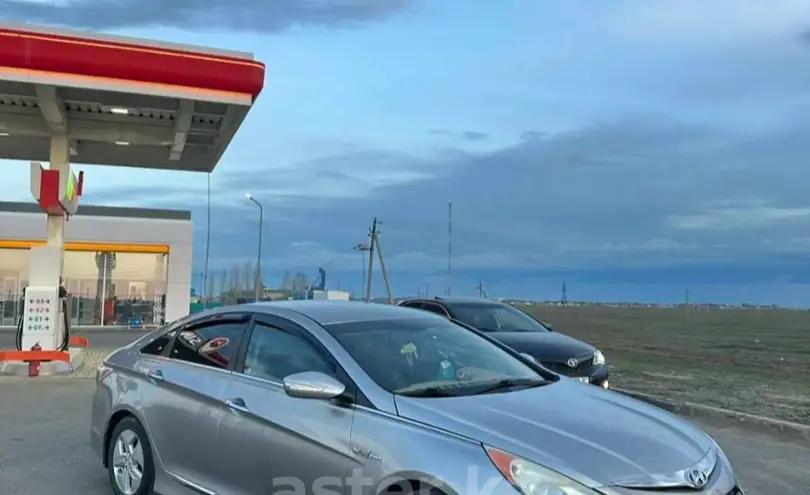 Hyundai Sonata 2012 года за 5 000 000 тг. в Уральск фото 2