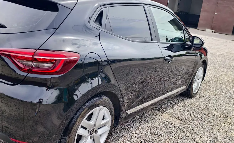 Renault Clio 2021 года за 5 500 000 тг. в Талдыкорган фото 4