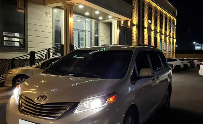 Toyota Sienna 2016 года за 15 000 000 тг. в Шымкент
